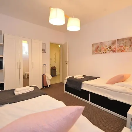 Excellent Price For A Family Or Group Of Travelers Apartment Bucharest