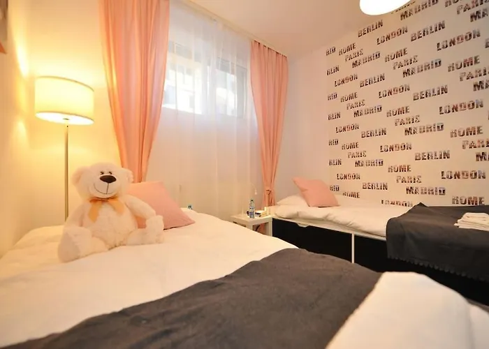 Апартаменти Excellent Price For A Family Or Group Of Travelers Бухарест